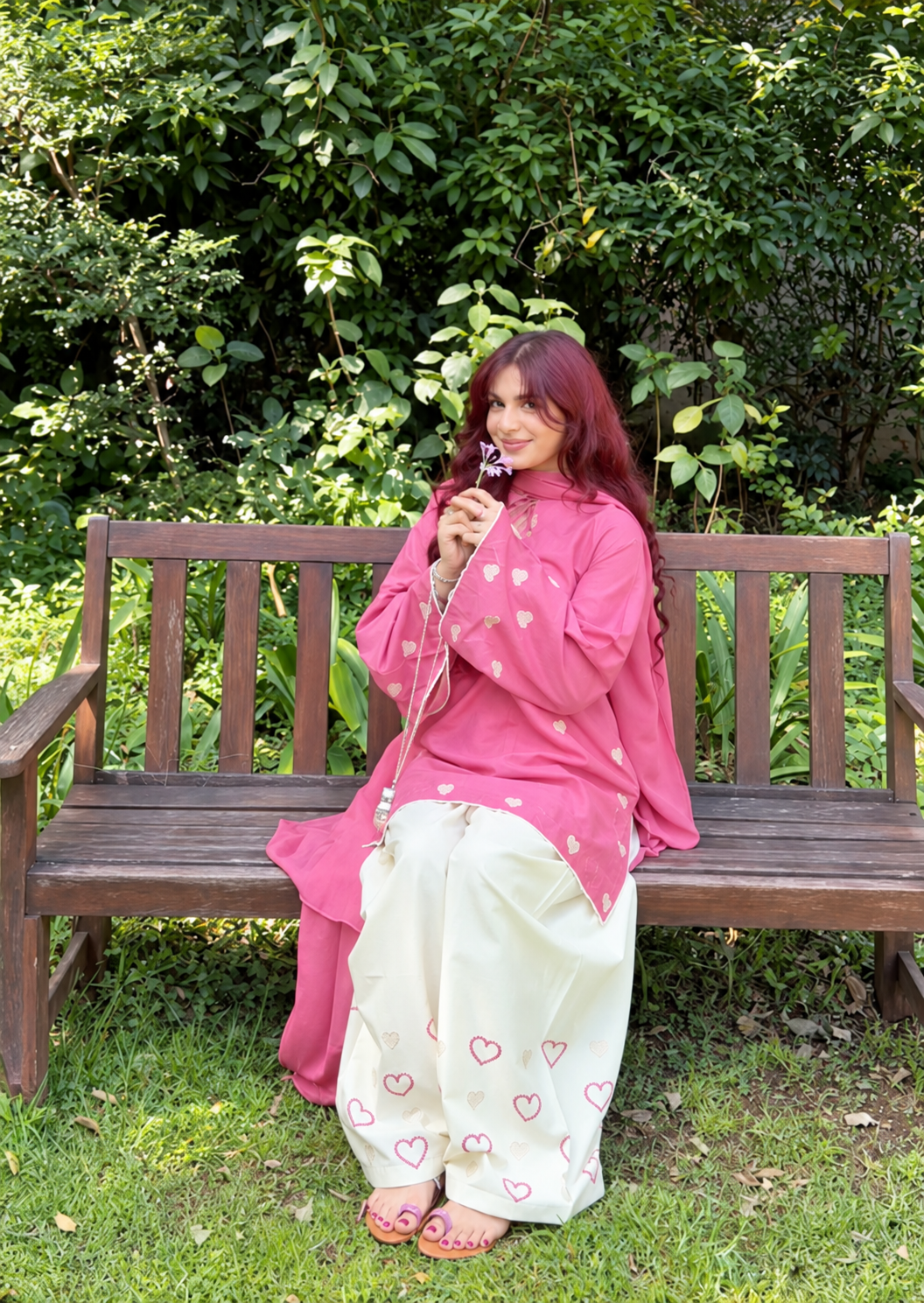 Razvi Pretty in Pink Embrodairy Detailing salwar set ( No duppto )