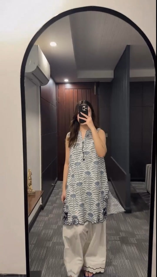 Kyavya printed and Hand Work Suit Set For Women