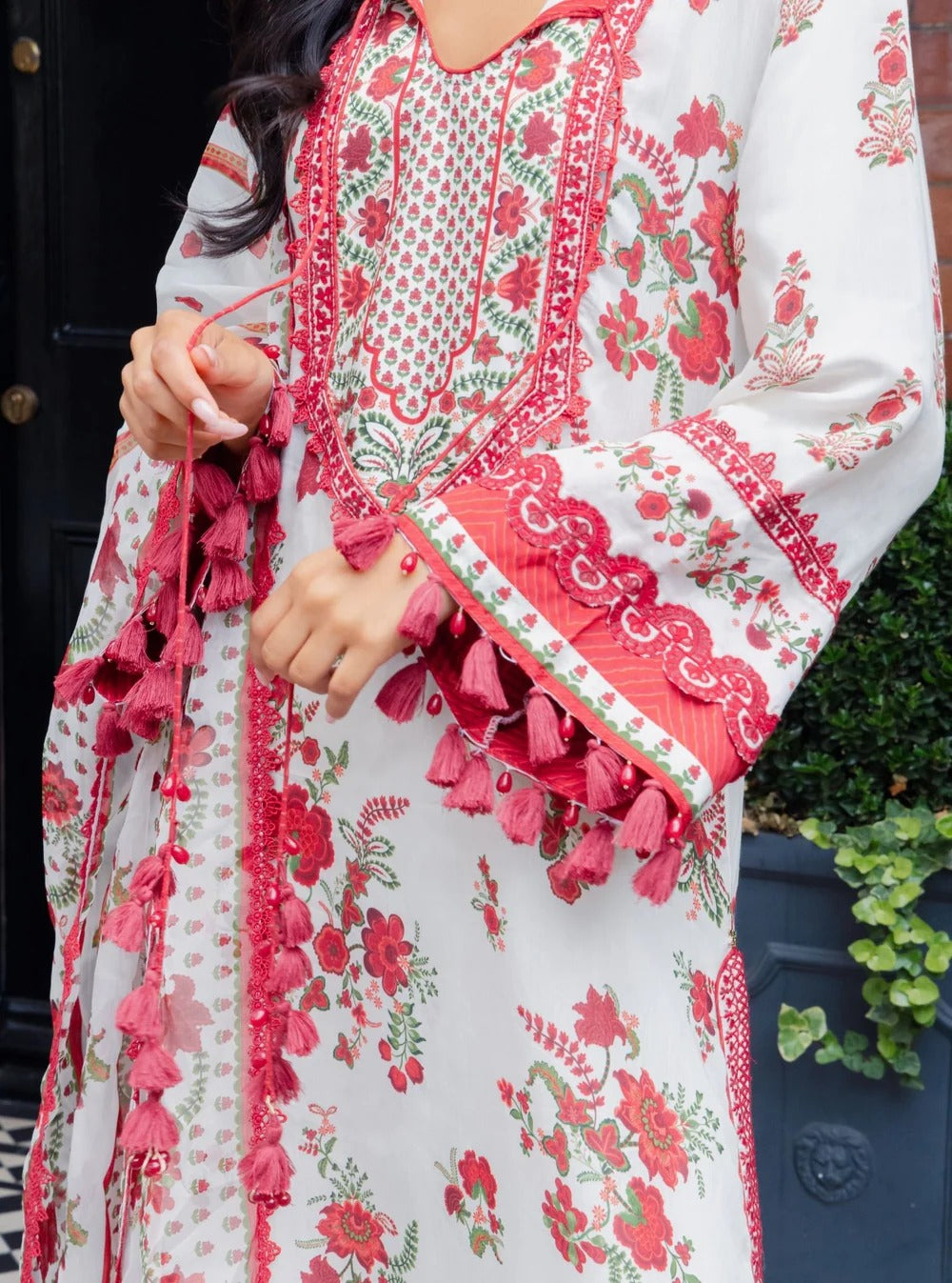 Women's White Floral Printed Cotton Kurta Set with Dupatta