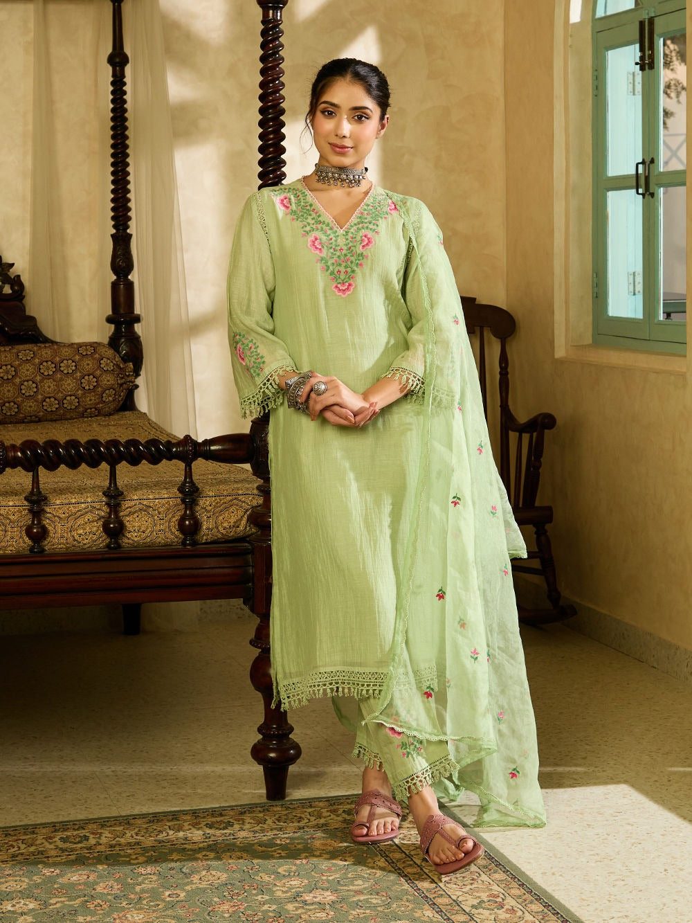 Women’s Embroidered Cotton Kurta Set with Dupatta – Elegant Ethnic Wear