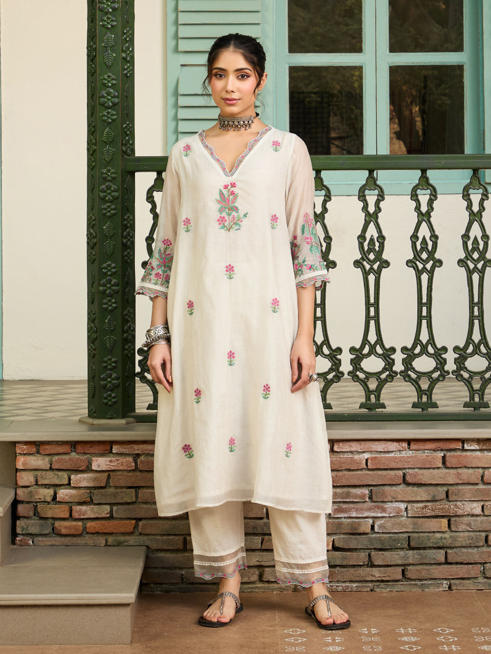 Women’s Embroidered Cotton Kurta Set with Dupatta – Elegant Ethnic Wear