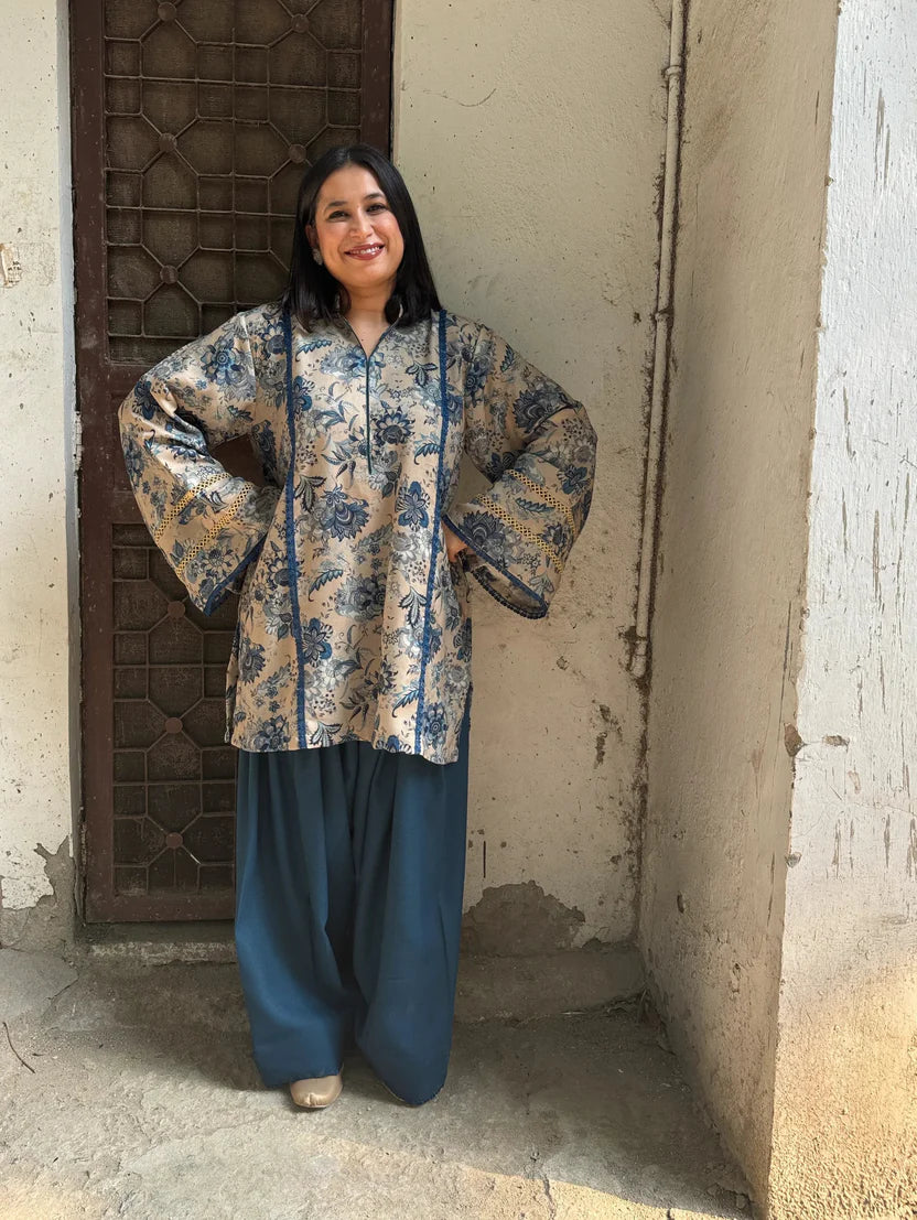 Cheery printed Farsi salwars set.