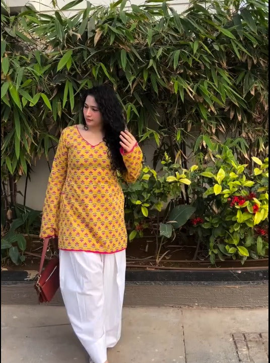 Mayna Printed Cotton Top Wear